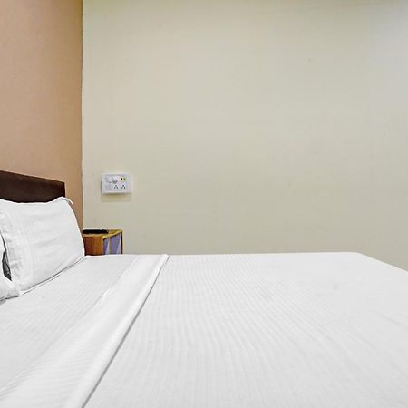 Hotel O Nova Rooms Surat Exterior foto