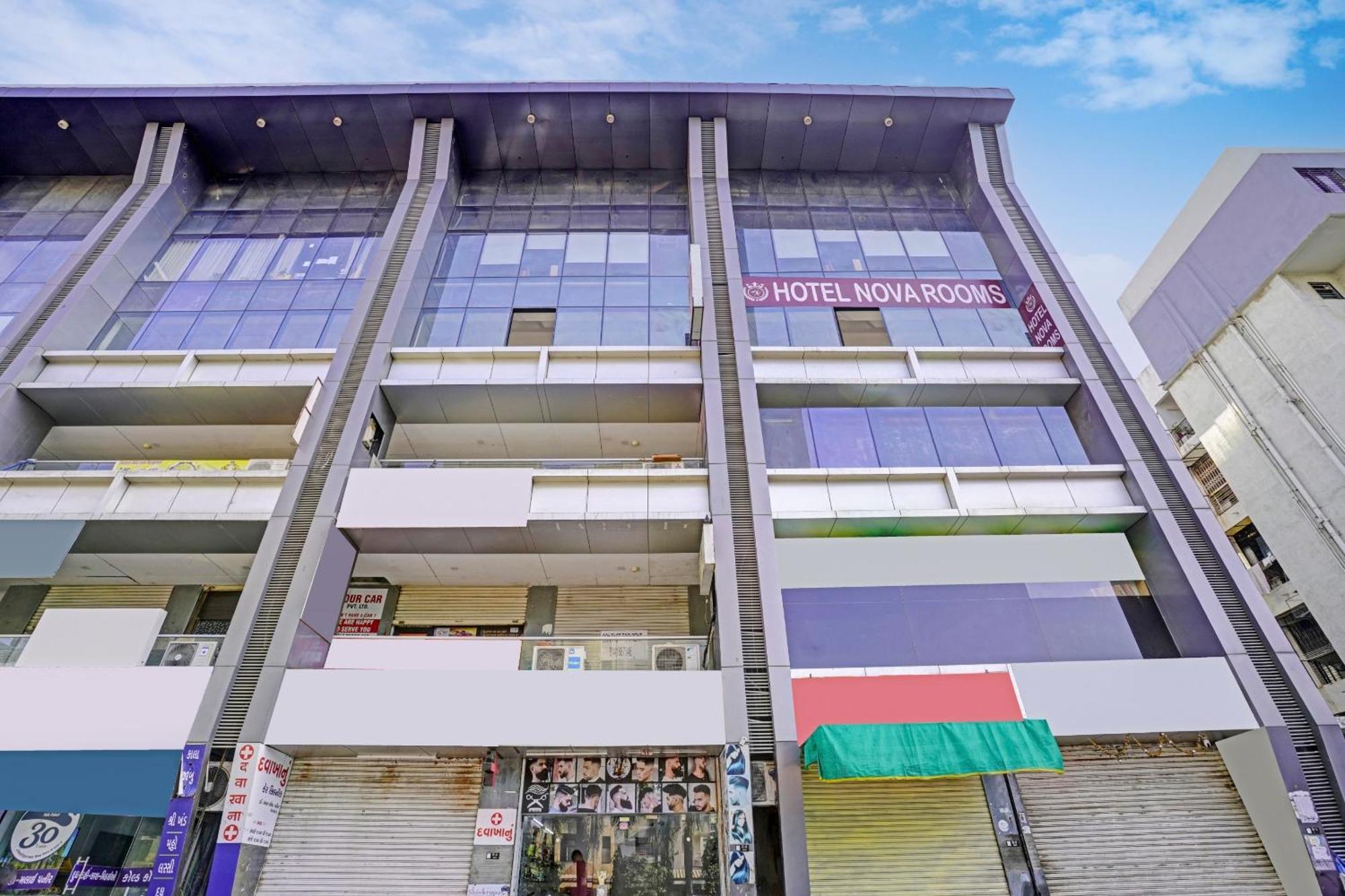 Hotel O Nova Rooms Surat Exterior foto